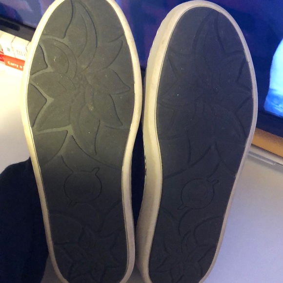 Sun Slip On Sneaker By Born Size 8.5 - Picture 4 of 5